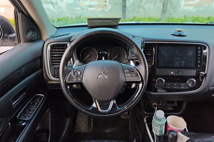 Used Mitsubishi Outlander 2020 2.4L 4x4 Zhi Xiang Edition 7-Seater
