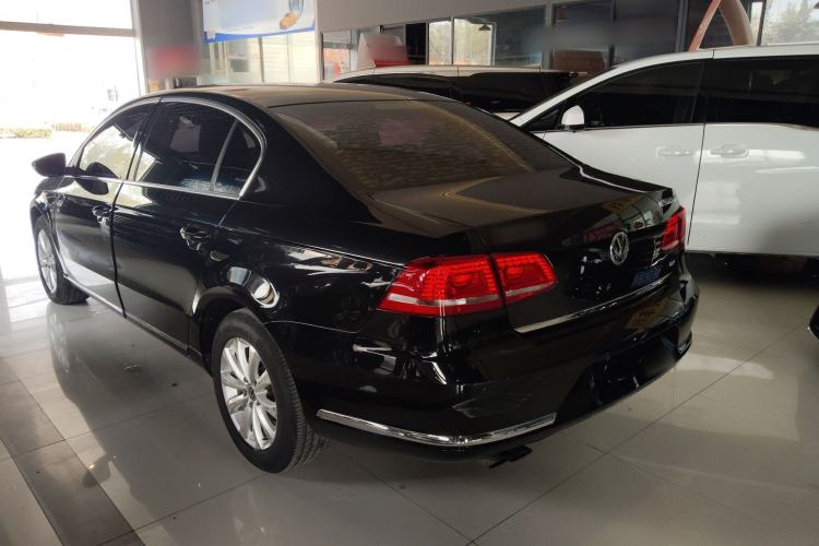 Used Volkswagen Magotan 2015 Facelift 1.8TSI Luxury Model Rear Left 45 Deg