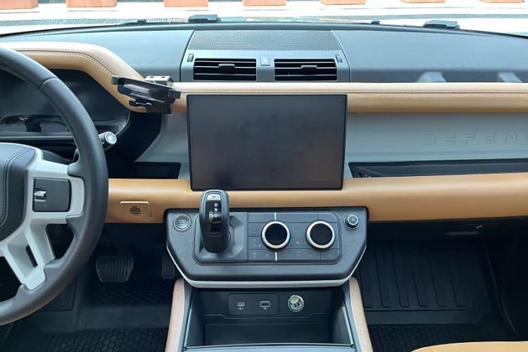 Used Land Rover Defender 2023 Facelift 110 3.0T P400 Dark Edition
