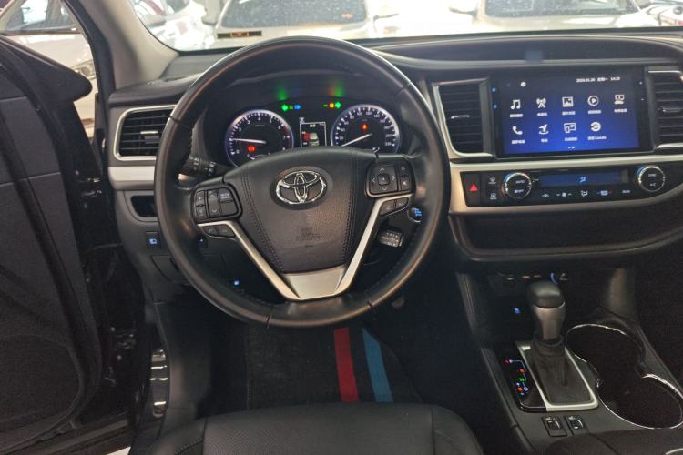 Used Toyota Highlander 2021 2.0T Two-Wheel Drive Luxury Edition 7 Seats
