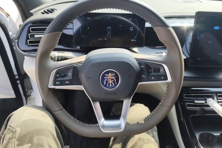 Used BYD Qin PLUS 2024 HONOR Edition DM-i 55KM Leading Model Steering Wheel