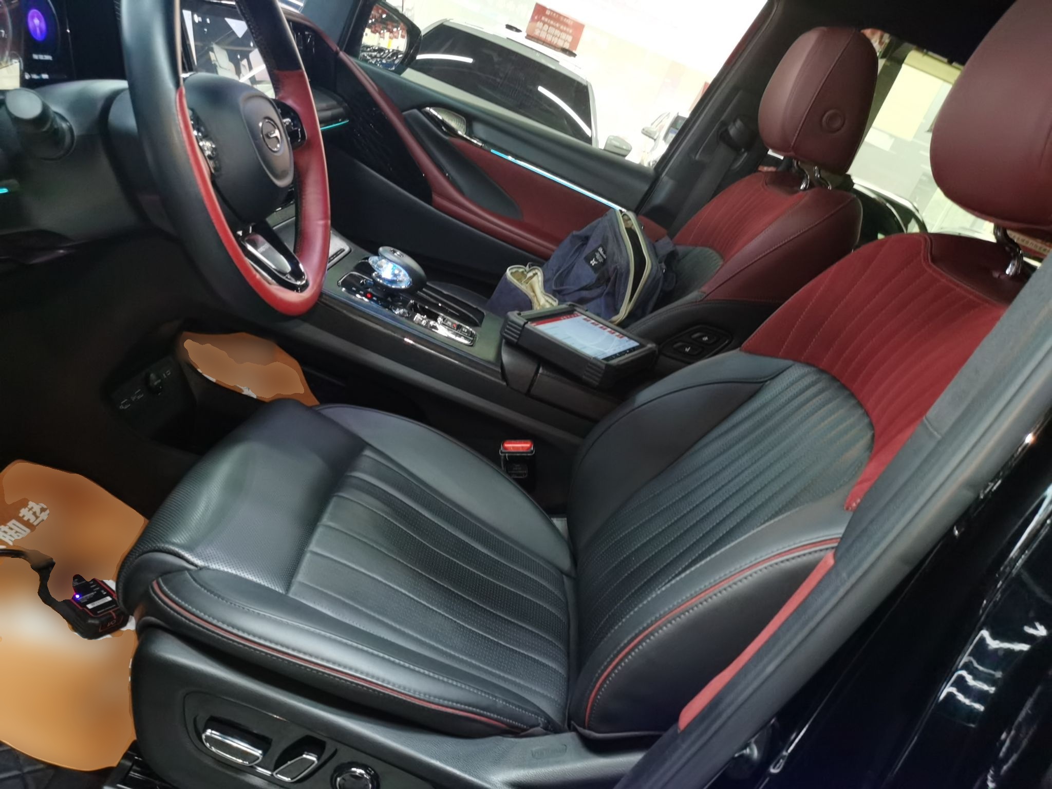 Переднее сиденье в автомобиле