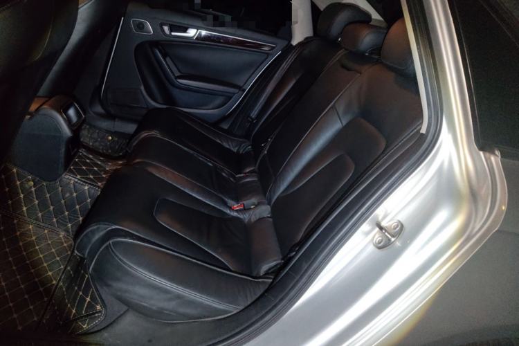 Used Audi A4L 2012 2.0 TFSI automatic Comfort trim level