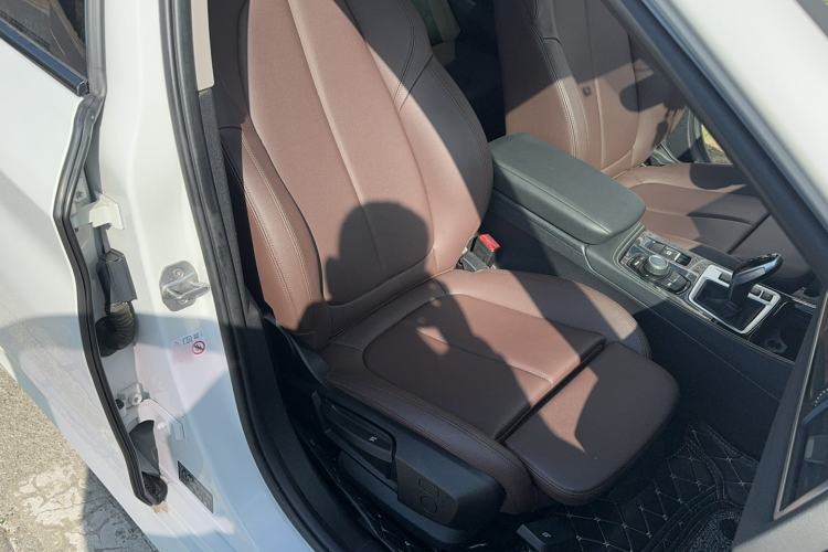 Used BMW 1 Series 2020 125i Leading Model M Sport Package Right Front Seat