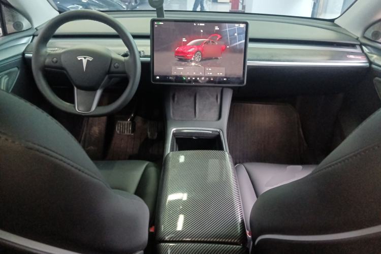 Used Tesla Model Y 2024 Long-Range All-Wheel-Drive Version Center Console