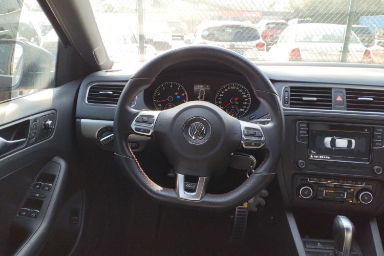 Used Volkswagen Sagitar 2013 2.0 TSI GLI