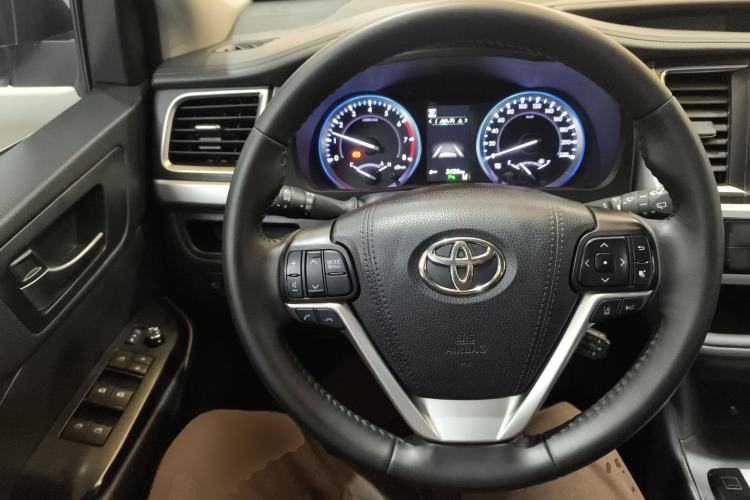 Used Toyota Highlander 2018 2.0T Four-Wheel Drive Luxury Edition 7 Seats China V Emission Standard

