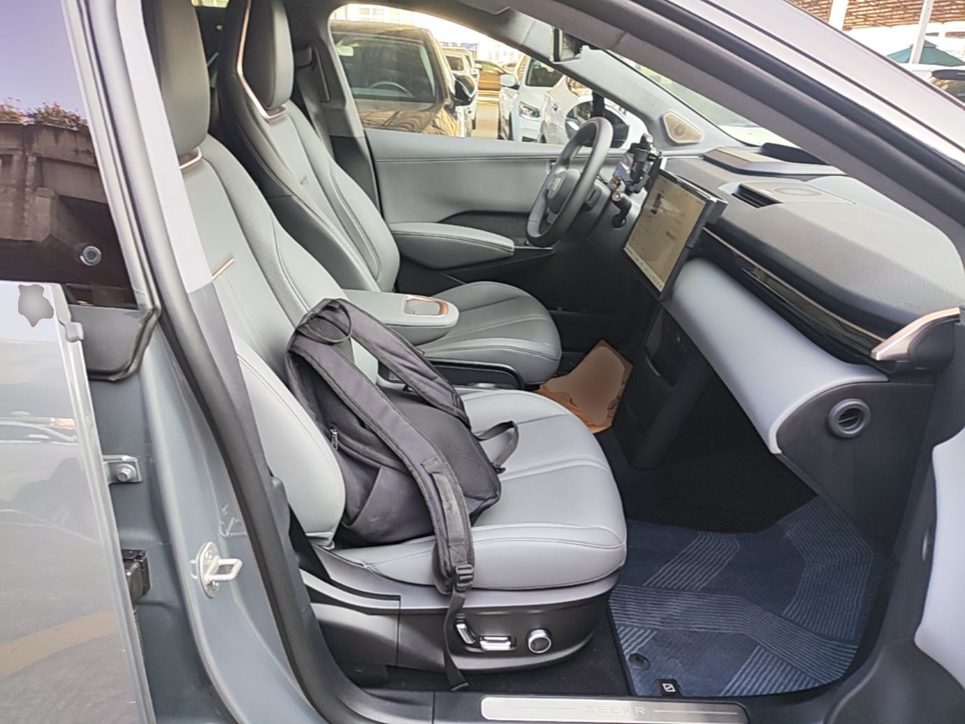 Zeekr X 2024 Five-Seater Four-Wheel Drive — снимка 19