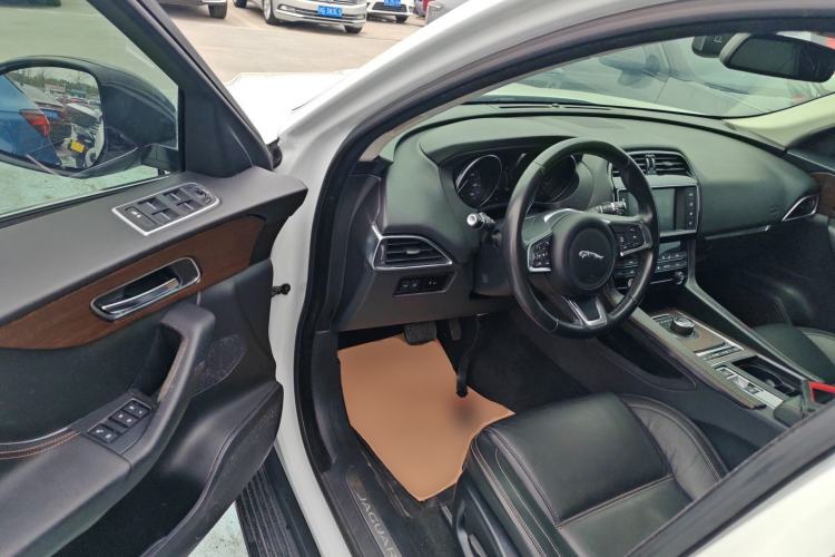 Used Jaguar F-PACE 2018 2.0T Four-Wheel Drive Urban Luxury Edition
