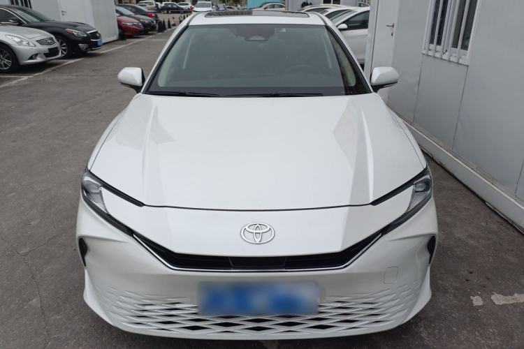 Used Toyota Camry 2024 Dual-Motor 2.0 HGVP Luxury Edition
