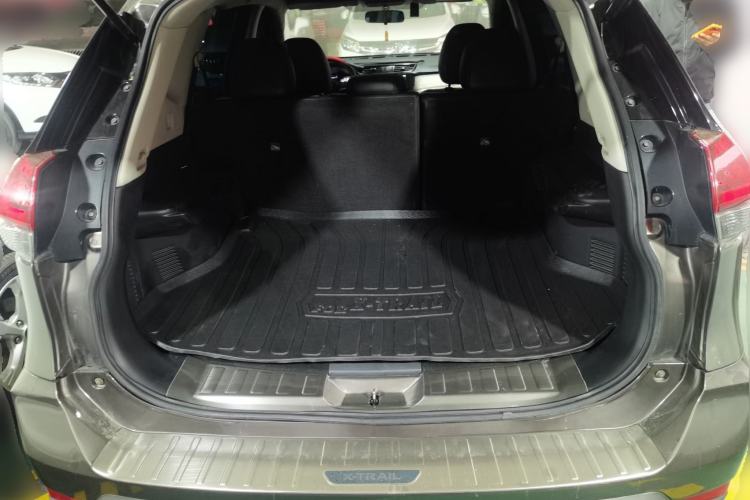 Used Nissan X-Trail 2017 2.0L CVT Comfort Edition 2WD Trunk