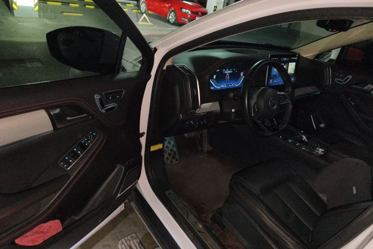 Used BYD Tang New Energy 2018 DM 2.0T All-Wheel Drive Smart Connectivity Luxury Model 7 Seats China V Emission Standard
