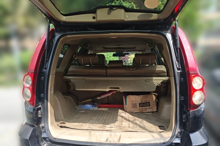 Used Haval H5 Classic 2010 European-style 2.0L Two-Wheel Drive Model with Sunroof