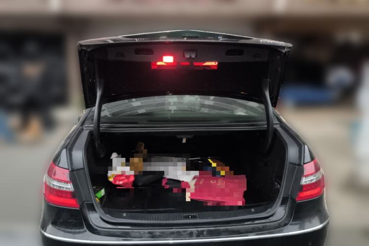 Used Mercedes-Benz E-Class 2013 E 300 L Elegant Model Trunk