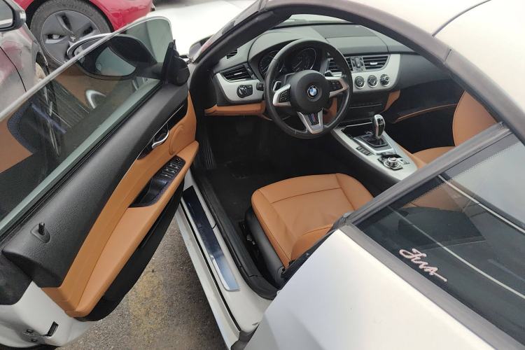 Used BMW Z4 2013 sDrive20i Leading Model
