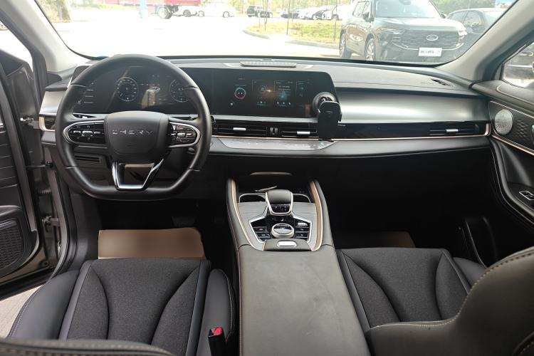 Used Chery Tiggo 5x 2025 High-Energy Version 1.5T CVT Comfort Model Center Console