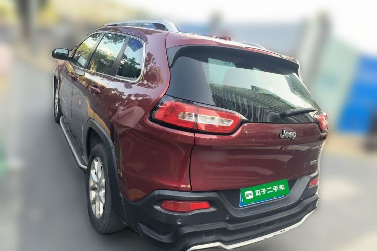 Used Jeep Cherokee 2017 2.4L Leading Smart Edition
