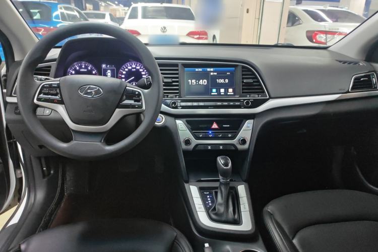 Used Hyundai Elantra (6th Generation / Lingdong) 2016 1.6L Automatic ZhiXuan – Elite Version Center Console