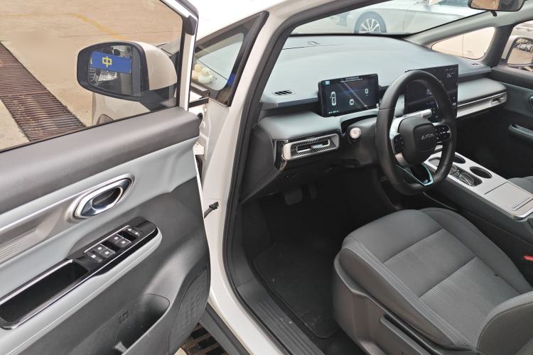 Used AION Y 2023 Younger
