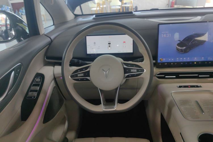 Used VOYAH Dream 2025 PHEV Four-Wheel-Drive Flagship Kunpeng Edition Steering Wheel