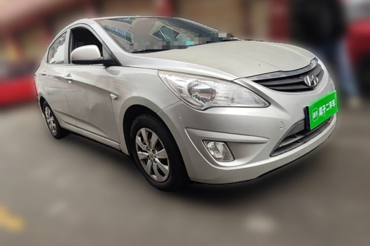 Used Hyundai Verna (older generation) 2010 Sedan 1.4L Manual Standard GL Model Front Right 45 Deg