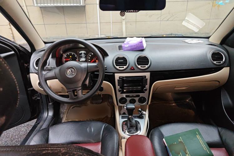 Used Volkswagen Lavida 2011 1.6L Automatic PinYou Edition
