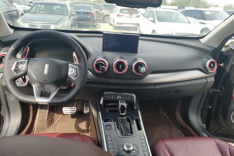 Used Wey VV7 2017 2.0T Flagship Model Interior 3