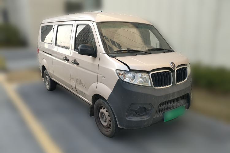 Used Jinbei Hiace X30 2023 1.5L Super-Comfortable Passenger Van 5/6/7-Seater Non-Air-Conditioned Version Model SWC15M