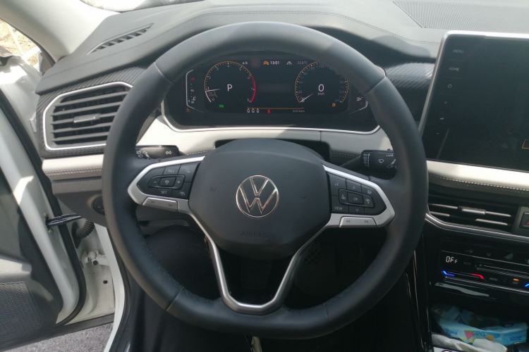 Used Volkswagen Tayron 2023 280TSI Two-Wheel-Drive Luxury Plus Advanced Version Steering Wheel