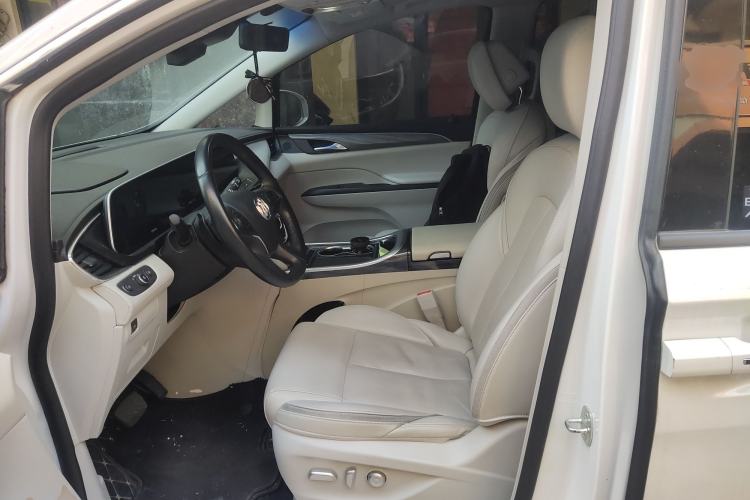 Used Buick GL8 2023 ES Lu Zun Deluxe and Yue Edition