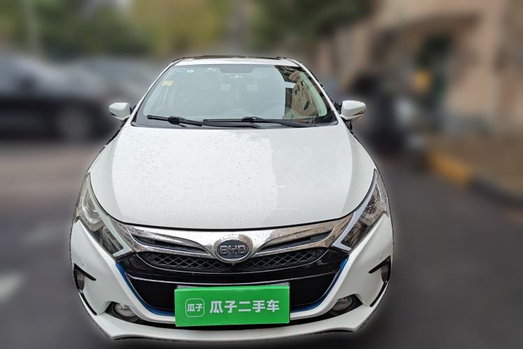 Used BYD Qin New Energy 2014 1.5T Cool Black Knight Flagship Model
