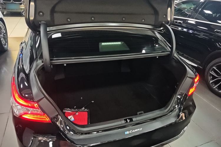 Used Toyota Camry 2023 2.0G Luxury Edition
