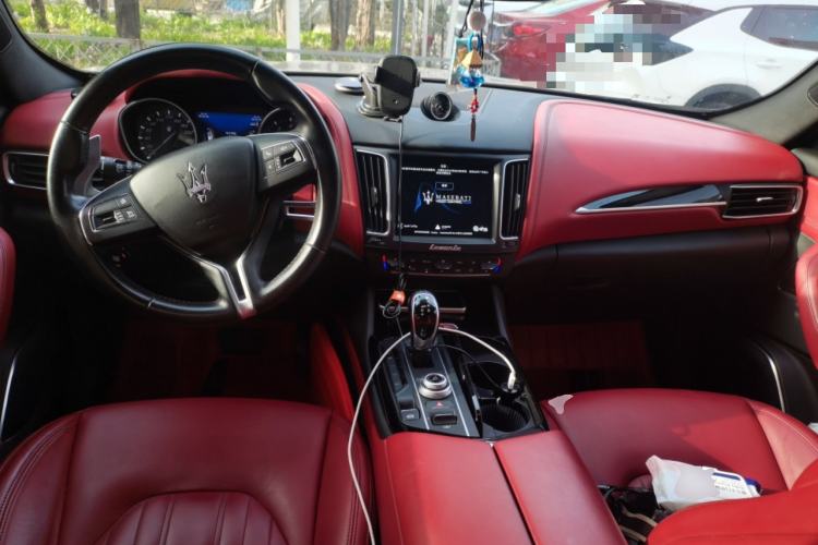 Used Maserati Levante 2016 3.0T Standard Edition Center Console