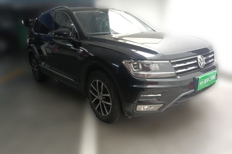 Used Volkswagen Tiguan L 2018 Facelift 330TSI Automatic Two-Wheel Drive Luxury Edition Front Right 45 Deg