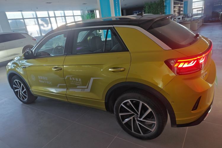 Used Volkswagen T-ROC 2023 300TSI DSG Two-Wheel Drive Starlight Edition