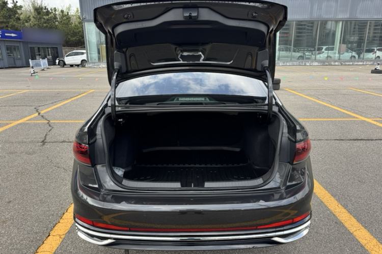 Used Volkswagen Sagitar 2024 300TSI DSG Excellence Edition Trunk