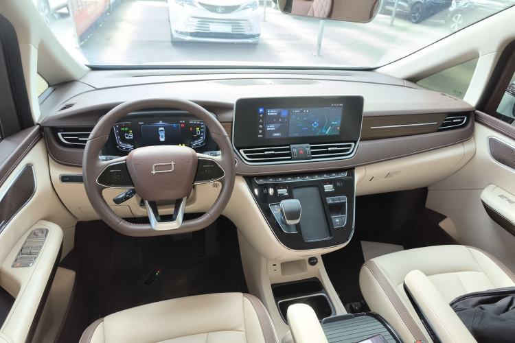 Used Bestune M9 2023 2.0T Ultimate Edition