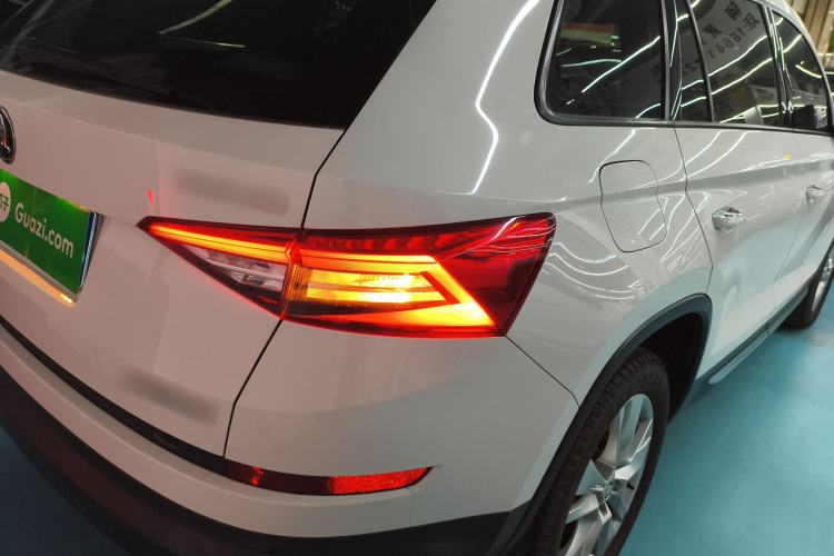 Used Skoda Kodiaq 2018 Facelifted TSI330 5-Seater Two-Wheel-Drive Comfort Edition
