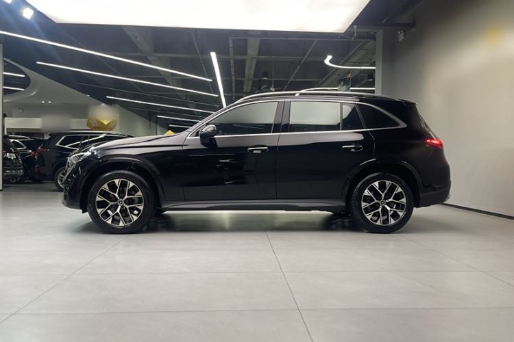 Used Mercedes-Benz GLC 2023 GLC 260 L 4MATIC Luxury Model 5 Seats