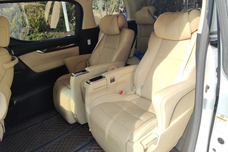 Used Toyota Alphard 2021 Dual-Engine 2.5L Luxury Edition