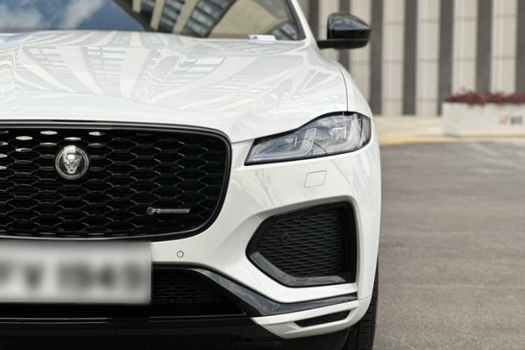 Used Jaguar F-PACE 2024 P250 R-Dynamic SE Exterior 8