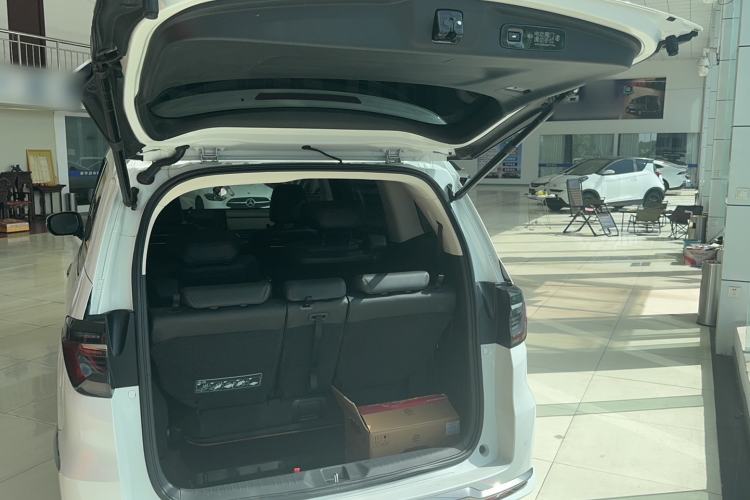 Used Honda Elysion 2022 2.0L eHEV Luxury Edition Trunk