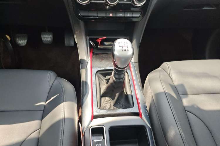 Used Haval H2 2018 1.5T Manual Two-Wheel Drive Luxury Model China VI Standard
