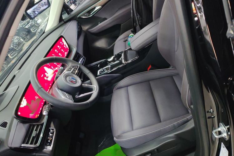 Used Buick Envision 2025 Encore Plus 28T Two-Wheel-Drive Platinum Edition