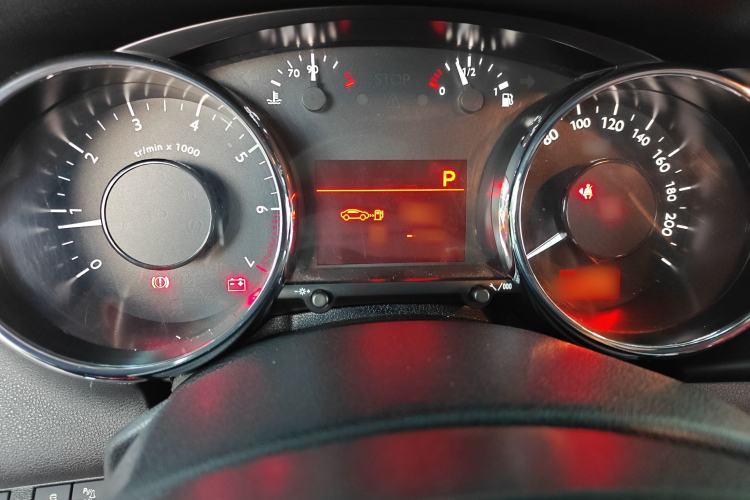 Used Peugeot 3008 2013 2.0L Automatic Classic Edition
