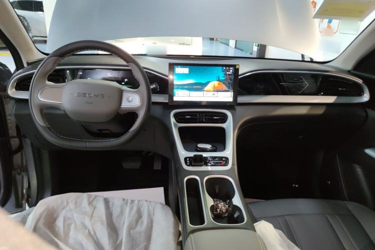 Used Geely Galaxy Geome 2026 Model 310km Youth Edition Center Console