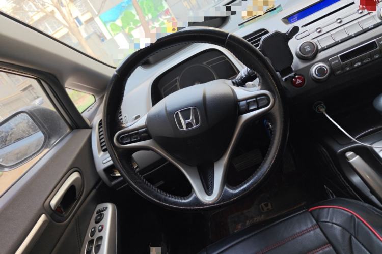 Used Honda Civic 2009 1.8L automatic luxury edition
