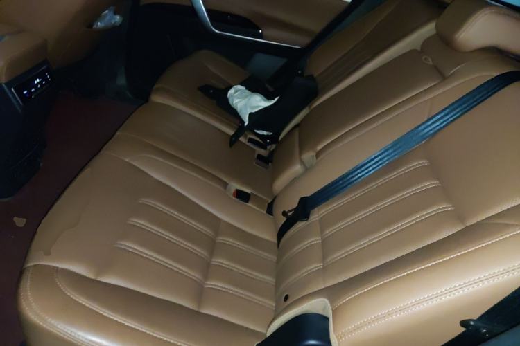 Used CHANGAN CS95 2021 2.0T Four-Wheel Drive Luxury Version
