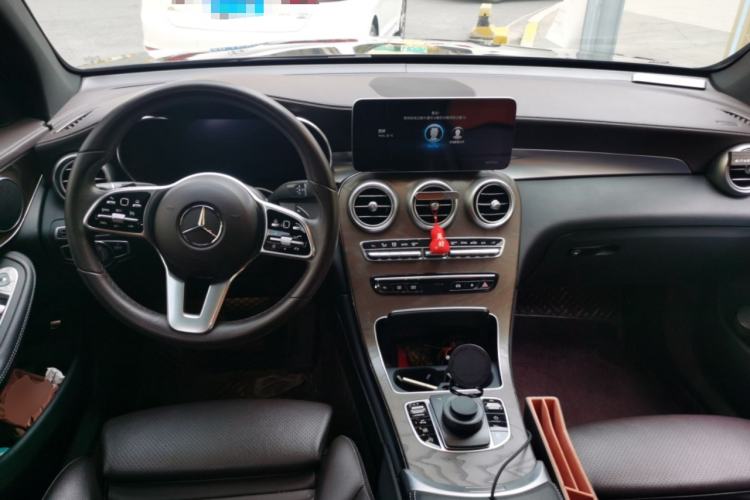 Used Mercedes-Benz GLC 2020 GLC 300 L 4MATIC Dynamic Edition Center Console