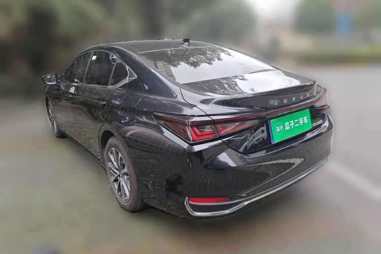 Used Lexus ES 2024 200 Premium Edition Rear Left 45 Deg